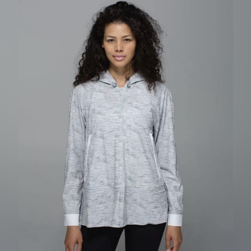 Lululemon Sun Showers Rain Jacket Heathered Mopy/white Size 8 NWT